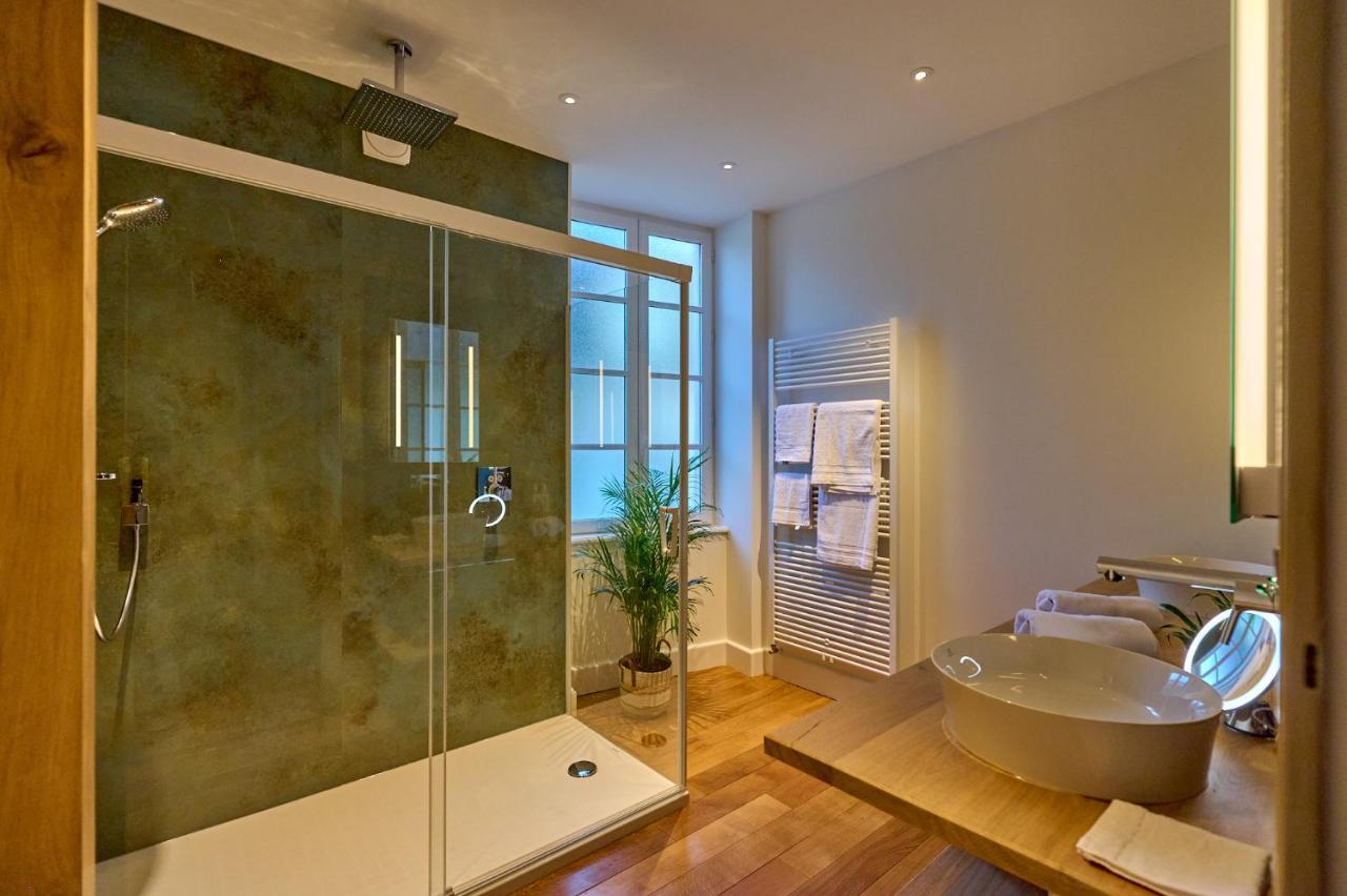 Appartement Montagnon - Les Suites Du Palais - Classe 4 Etoiles, Parking Prive, Vue Cathedrale, 3 Chambres, Primo C0Nciergerie ヌヴェール エクステリア 写真