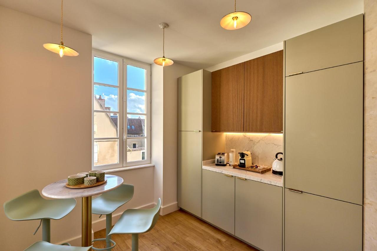 Appartement Montagnon - Les Suites Du Palais - Classe 4 Etoiles, Parking Prive, Vue Cathedrale, 3 Chambres, Primo C0Nciergerie ヌヴェール エクステリア 写真