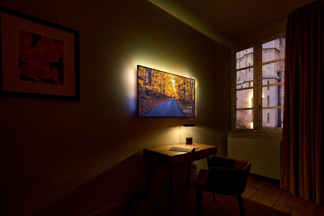 Appartement Montagnon - Les Suites Du Palais - Classe 4 Etoiles, Parking Prive, Vue Cathedrale, 3 Chambres, Primo C0Nciergerie ヌヴェール エクステリア 写真