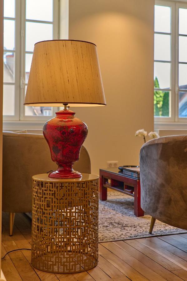 Appartement Montagnon - Les Suites Du Palais - Classe 4 Etoiles, Parking Prive, Vue Cathedrale, 3 Chambres, Primo C0Nciergerie ヌヴェール エクステリア 写真