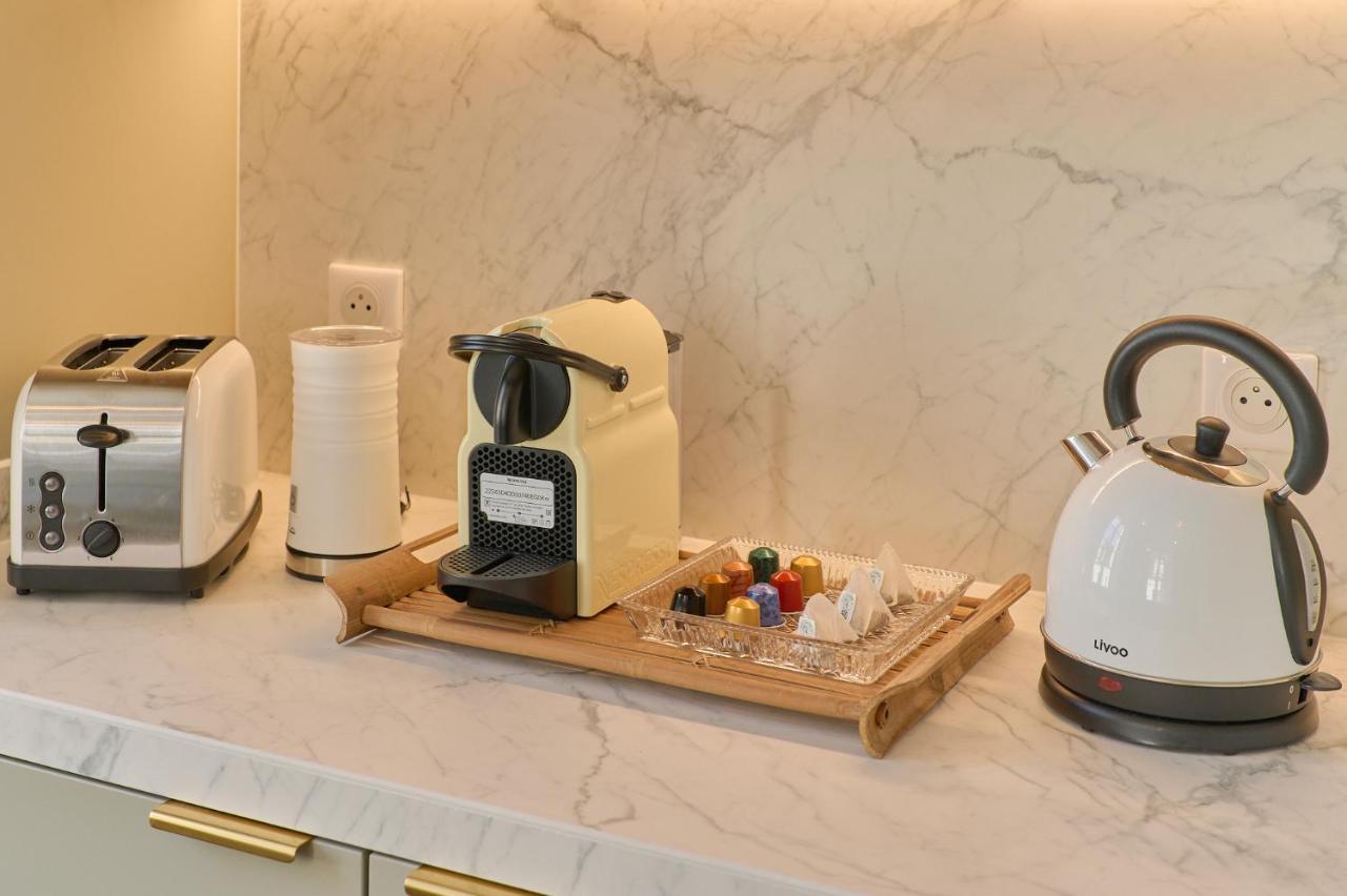 Appartement Montagnon - Les Suites Du Palais - Classe 4 Etoiles, Parking Prive, Vue Cathedrale, 3 Chambres, Primo C0Nciergerie ヌヴェール エクステリア 写真