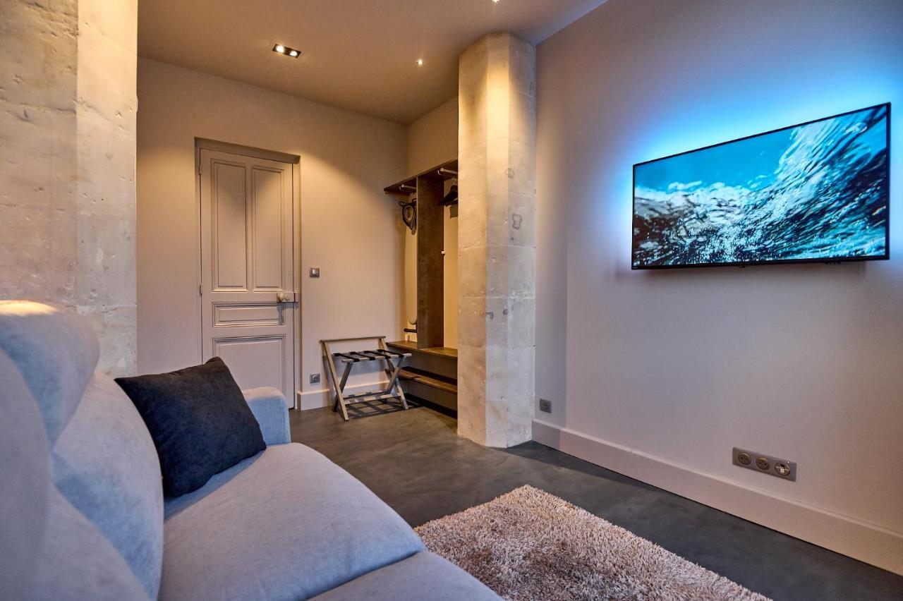 Appartement Montagnon - Les Suites Du Palais - Classe 4 Etoiles, Parking Prive, Vue Cathedrale, 3 Chambres, Primo C0Nciergerie ヌヴェール エクステリア 写真