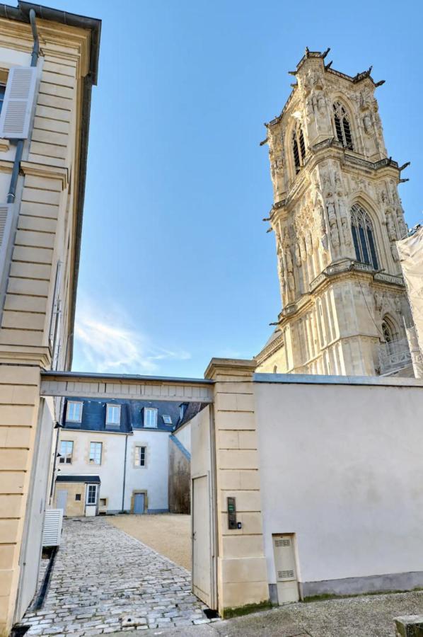 Appartement Montagnon - Les Suites Du Palais - Classe 4 Etoiles, Parking Prive, Vue Cathedrale, 3 Chambres, Primo C0Nciergerie ヌヴェール エクステリア 写真