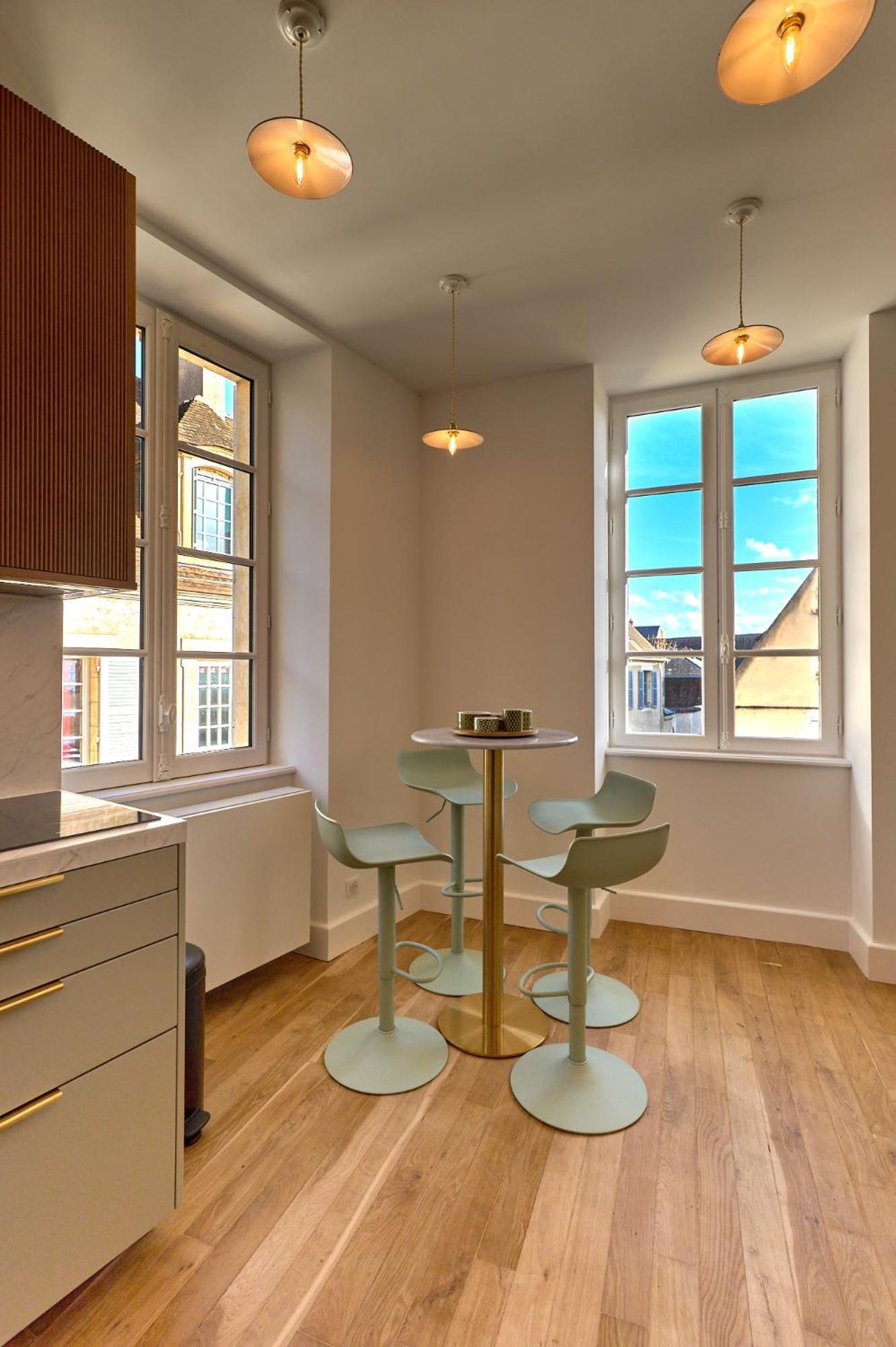 Appartement Montagnon - Les Suites Du Palais - Classe 4 Etoiles, Parking Prive, Vue Cathedrale, 3 Chambres, Primo C0Nciergerie ヌヴェール エクステリア 写真