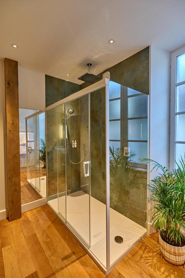 Appartement Montagnon - Les Suites Du Palais - Classe 4 Etoiles, Parking Prive, Vue Cathedrale, 3 Chambres, Primo C0Nciergerie ヌヴェール エクステリア 写真
