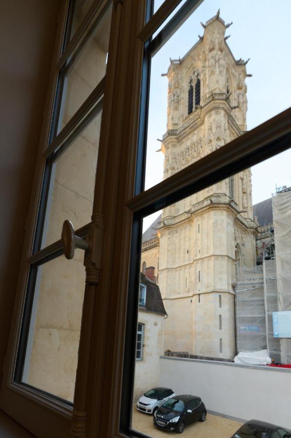 Appartement Montagnon - Les Suites Du Palais - Classe 4 Etoiles, Parking Prive, Vue Cathedrale, 3 Chambres, Primo C0Nciergerie ヌヴェール エクステリア 写真
