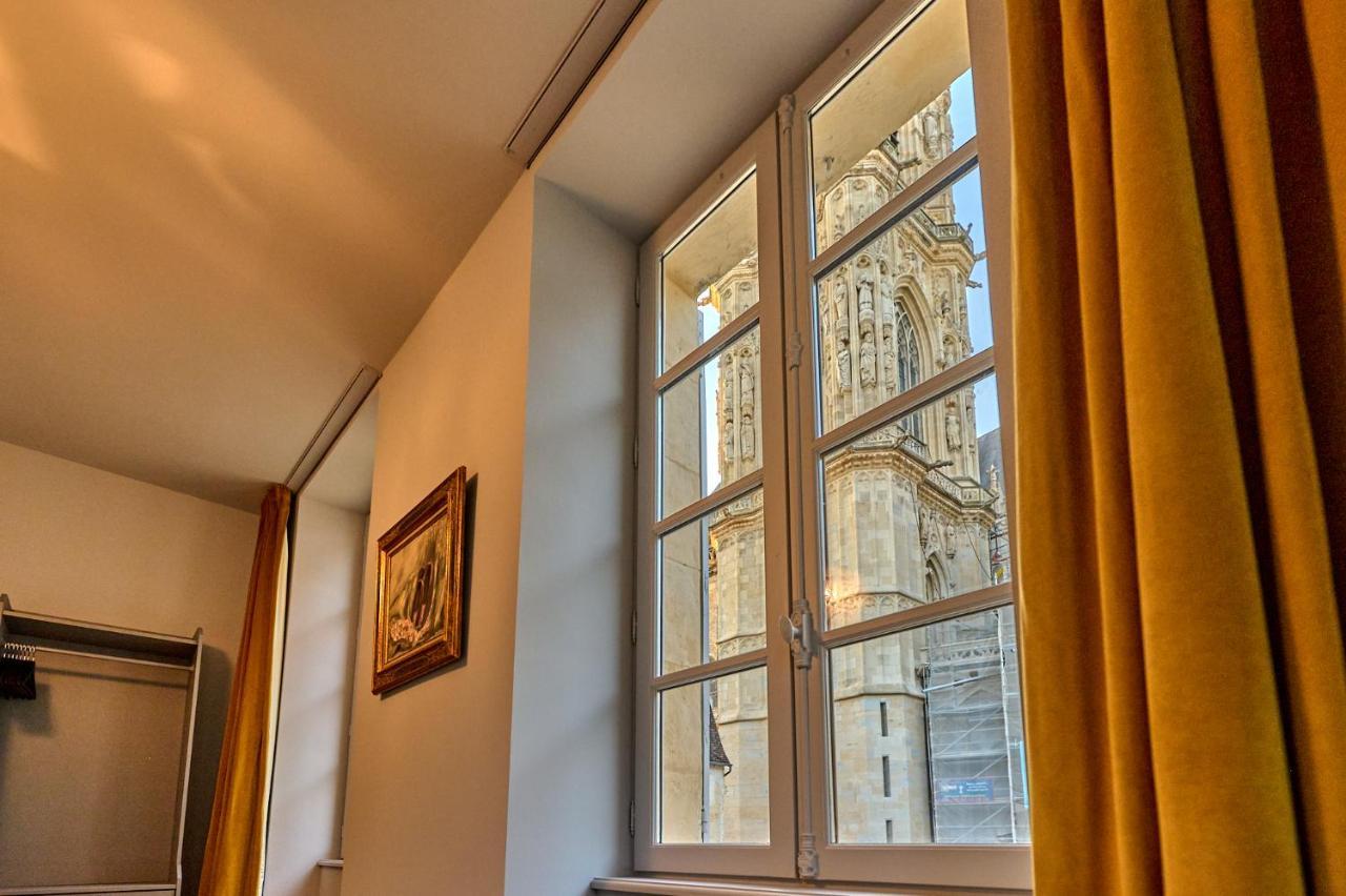 Appartement Montagnon - Les Suites Du Palais - Classe 4 Etoiles, Parking Prive, Vue Cathedrale, 3 Chambres, Primo C0Nciergerie ヌヴェール エクステリア 写真