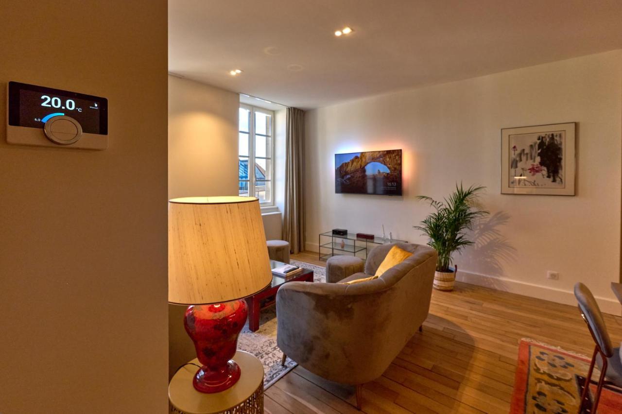 Appartement Montagnon - Les Suites Du Palais - Classe 4 Etoiles, Parking Prive, Vue Cathedrale, 3 Chambres, Primo C0Nciergerie ヌヴェール エクステリア 写真