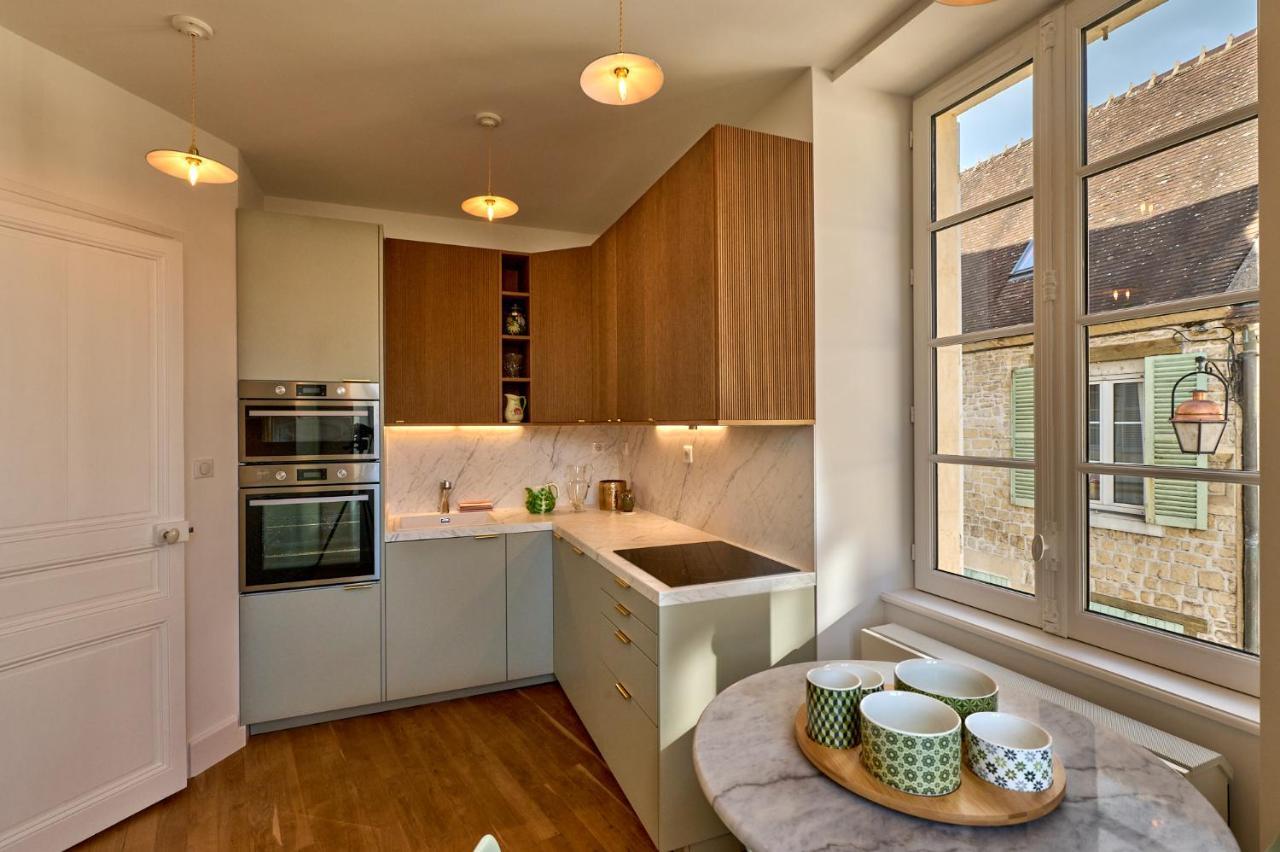 Appartement Montagnon - Les Suites Du Palais - Classe 4 Etoiles, Parking Prive, Vue Cathedrale, 3 Chambres, Primo C0Nciergerie ヌヴェール エクステリア 写真