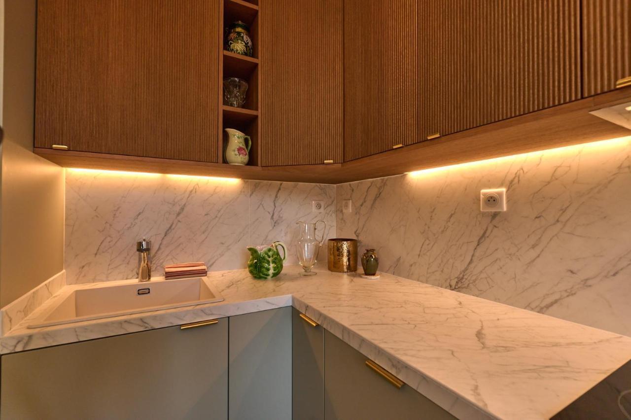 Appartement Montagnon - Les Suites Du Palais - Classe 4 Etoiles, Parking Prive, Vue Cathedrale, 3 Chambres, Primo C0Nciergerie ヌヴェール エクステリア 写真