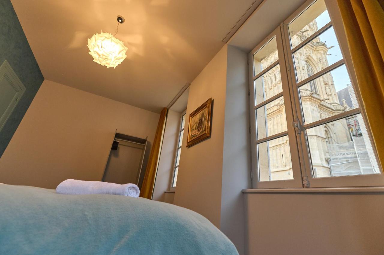 Appartement Montagnon - Les Suites Du Palais - Classe 4 Etoiles, Parking Prive, Vue Cathedrale, 3 Chambres, Primo C0Nciergerie ヌヴェール エクステリア 写真