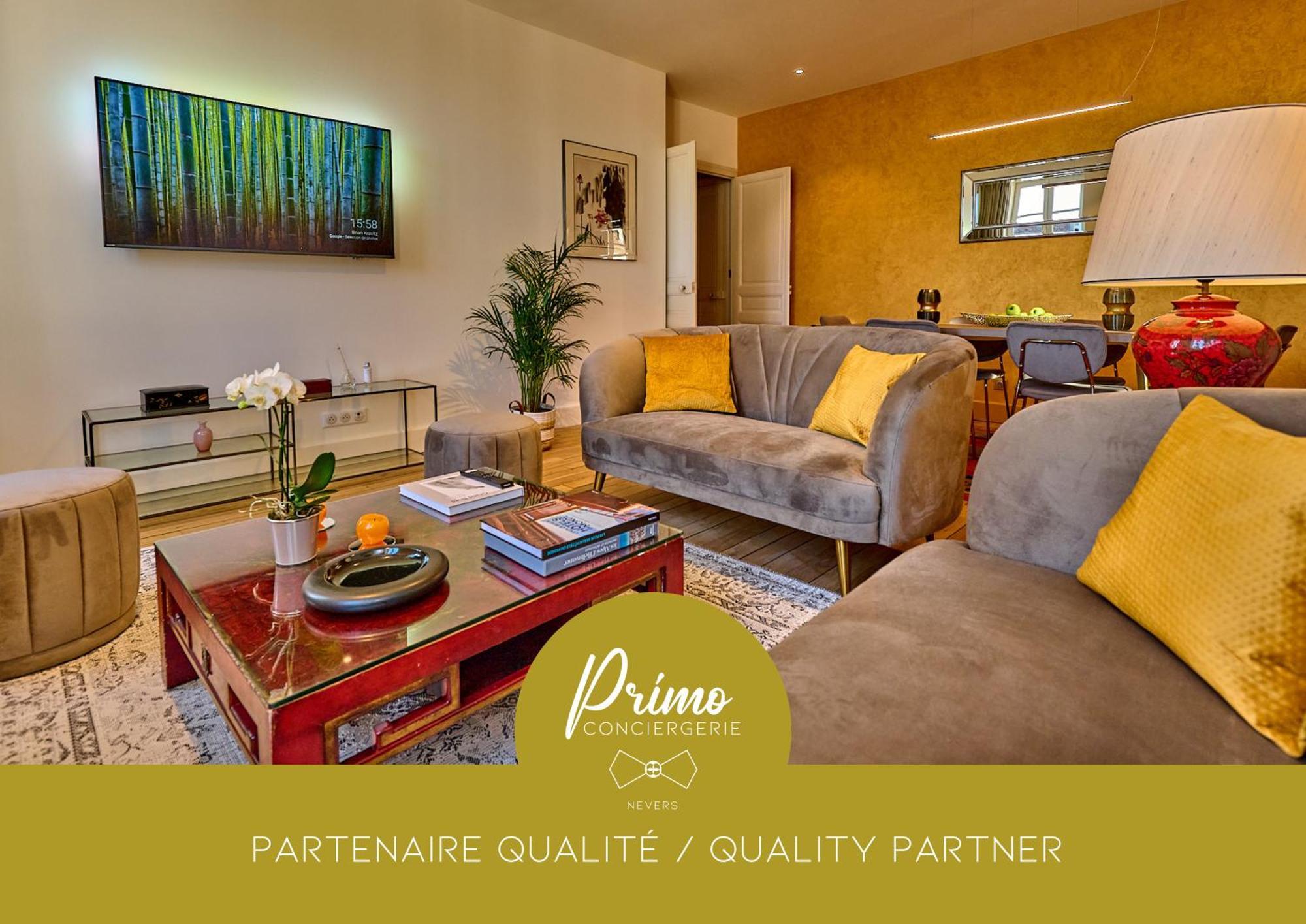 Appartement Montagnon - Les Suites Du Palais - Classe 4 Etoiles, Parking Prive, Vue Cathedrale, 3 Chambres, Primo C0Nciergerie ヌヴェール エクステリア 写真